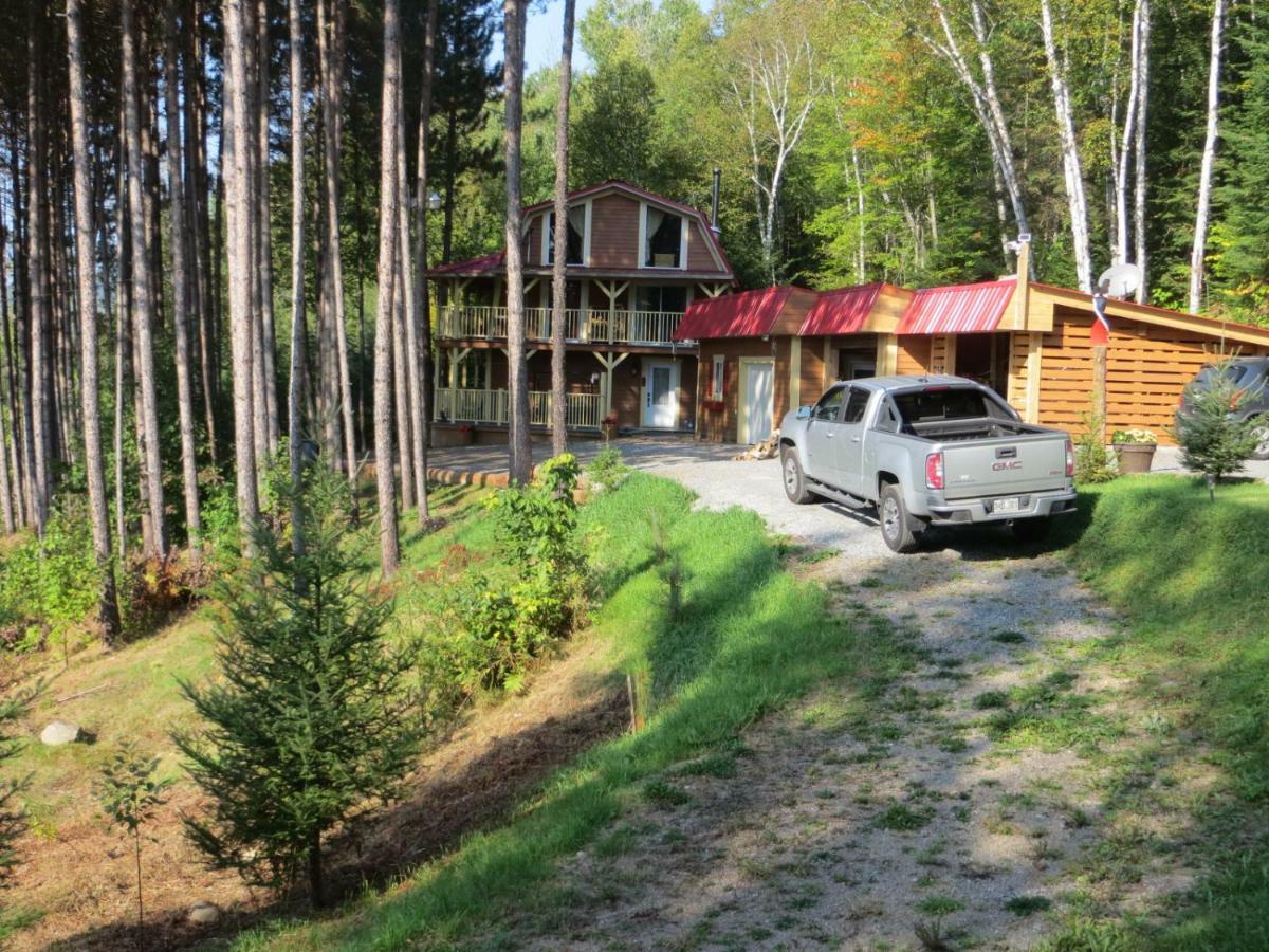 La Maison Sous Les Arbres Saint Roch de Mekinac Eksteriør bilde