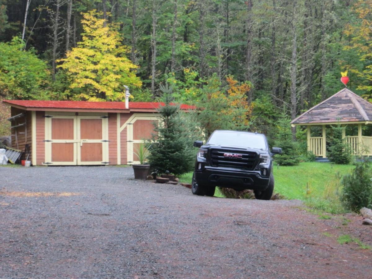 La Maison Sous Les Arbres Saint Roch de Mekinac Eksteriør bilde